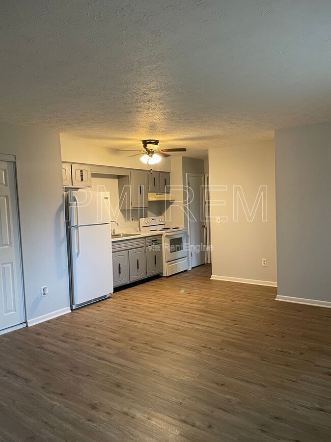 1814 Whipple Ave NW in Canton, OH - Building Photo - Building Photo