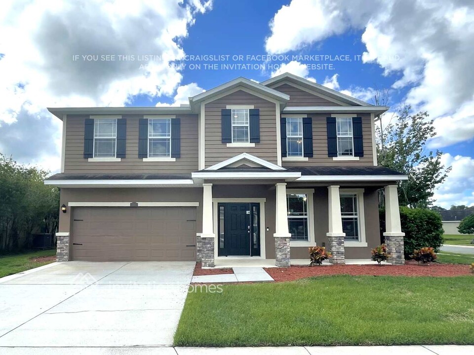 2756 Walden Woods Dr in Plant City, FL - Building Photo