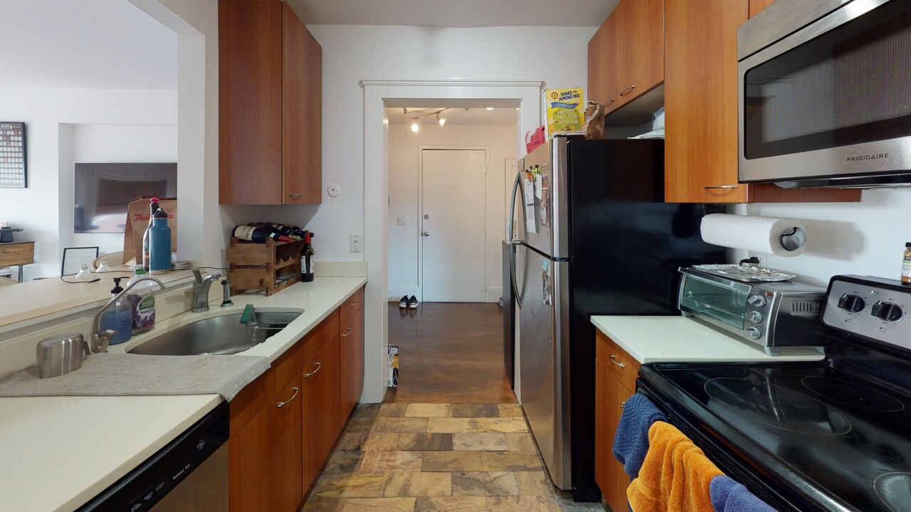 492 Massachusetts Ave, Unit 2-bed 1-bath in Boston, MA - Foto de edificio