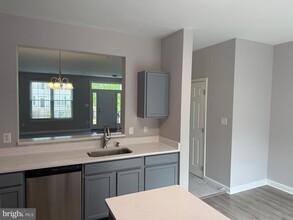 8645 Willow Leaf Ln in Odenton, MD - Building Photo - Building Photo