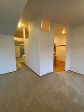 8807 W Bonnie Ave in Kennewick, WA - Building Photo - Building Photo