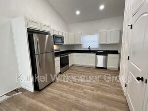 5 Lakewood Dr in Belleville, IL - Building Photo - Building Photo