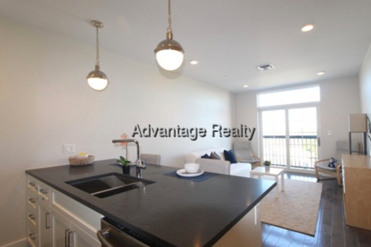 434 McGrath Hwy in Somerville, MA - Building Photo