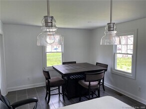 36 Washington Ave in Woodbury, CT - Building Photo - Building Photo