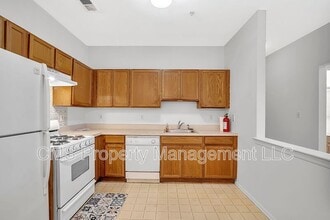 524 Coppola Dr in South Plainfield, NJ - Building Photo - Building Photo
