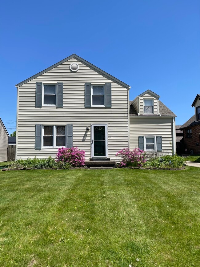 property at 356 Montrose Ave NW