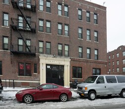 Palace Court in Brooklyn, NY - Foto de edificio - Building Photo