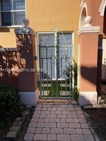 10643 SW 7th St in Pembroke Pines, FL - Building Photo