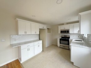 105 Chandler Ave in Roselle, NJ - Building Photo - Building Photo