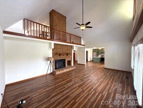 110 Aqua Dr in Mooresville, NC - Building Photo - Building Photo