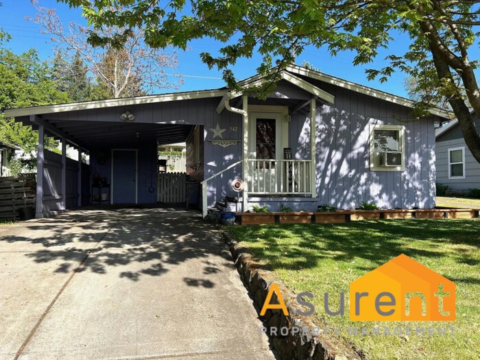 542 Pearl St in Medford, OR - Foto de edificio
