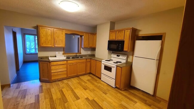 property at 419 S 3rd St