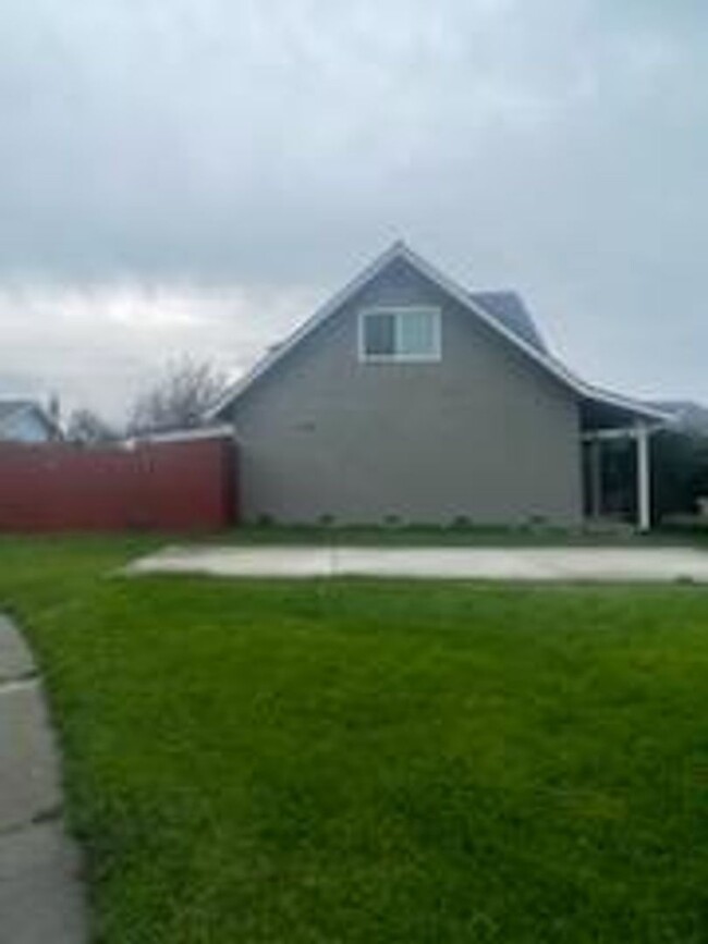 property at 2728 Marigold Dr