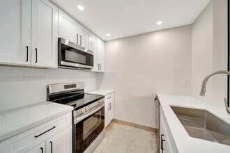 1502 Jefferson Ave in Miami Beach, FL - Building Photo - Building Photo