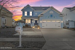 297 Bayview Ave in Berkeley Township, NJ - Building Photo