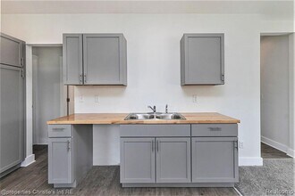 392 Philip St-Unit -1 in Detroit, MI - Building Photo - Building Photo