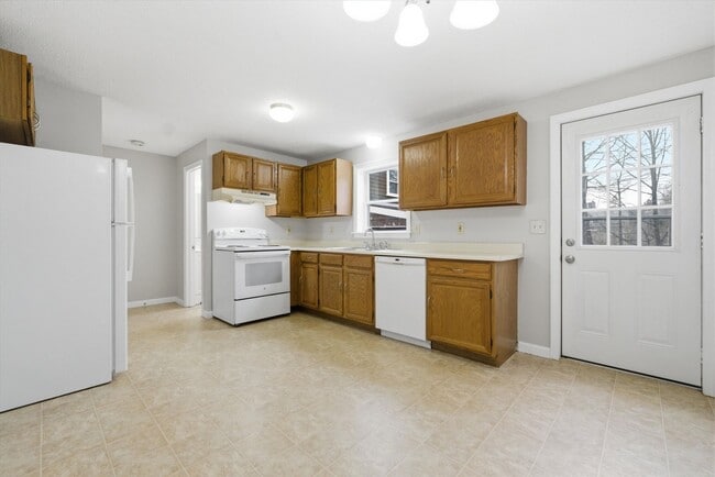 888-890 Belmont St in Manchester, NH - Building Photo - Building Photo