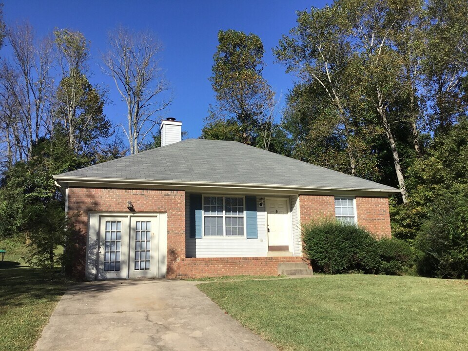 2207 Ladd Dr in Clarksville, TN - Building Photo