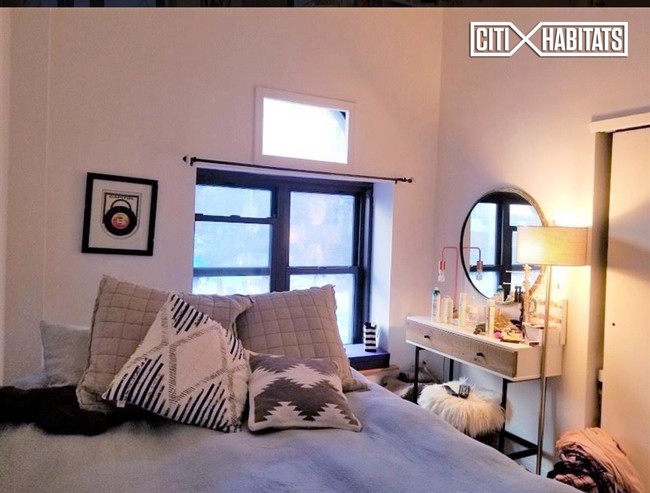 162 E 23rd St-Unit -3A in New York, NY - Building Photo - Building Photo