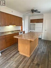 125 Innisfil St in Barrie, ON - Building Photo - Building Photo