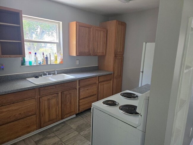 7158 Brierdale St in Spring Hill, FL - Building Photo - Building Photo
