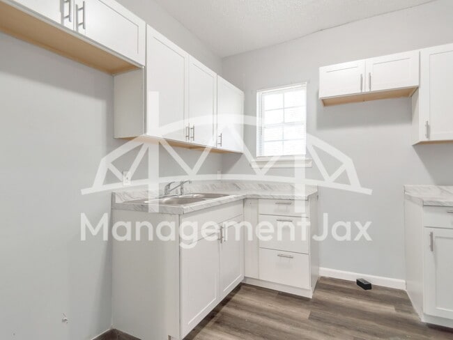 1165 Hart St in Jacksonville, FL - Building Photo - Building Photo