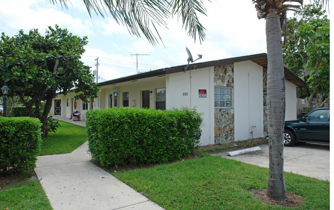 824-828 S G St in Lake Worth, FL - Building Photo - Building Photo