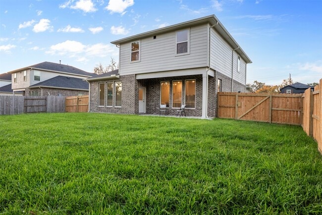 410 Magnolia Ln in Richwood, TX - Building Photo - Building Photo