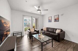 5650 Graduate Cir in Temple Terrace, FL - Building Photo