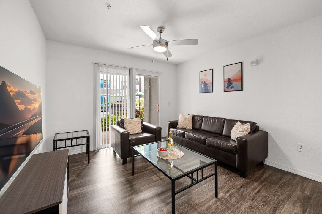 5650 Graduate Cir in Temple Terrace, FL - Building Photo