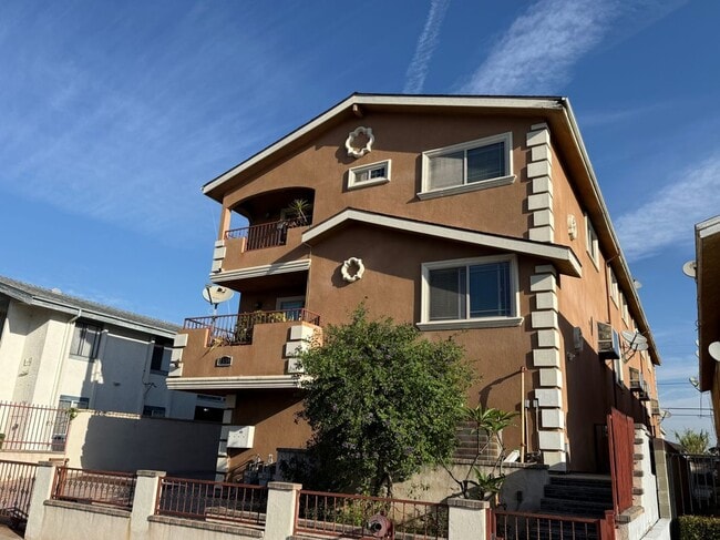 1559 W 207th St in Torrance, CA - Foto de edificio - Building Photo