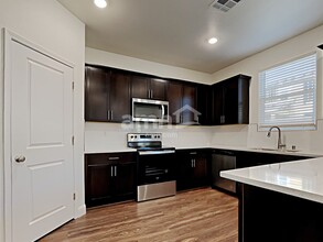 716 Terrain Star Ave in North Las Vegas, NV - Building Photo - Building Photo