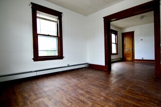405 Wilson St-Unit -3 in Waterbury, CT - Foto de edificio - Building Photo