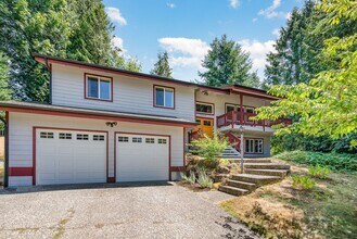14008 SE 60th St in Bellevue, WA - Building Photo - Building Photo
