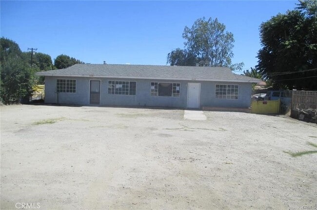 property at 5325 Howard St