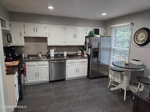 20 Barnes Ln in Toms River, NJ - Building Photo - Building Photo