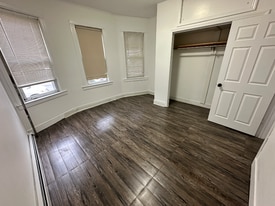 225 Burgess Pl in Passaic, NJ - Building Photo