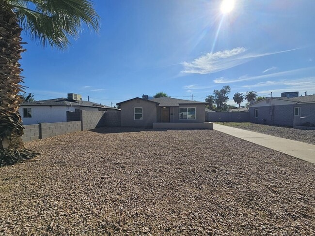 1705 W Montecito Ave in Phoenix, AZ - Building Photo - Building Photo