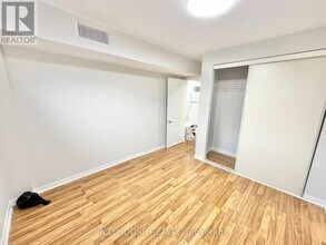 33 Forestside Ct in Richmond Hill, ON - Building Photo - Building Photo