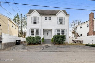 10 Artic St, Unit A in Greenwich, CT - Building Photo