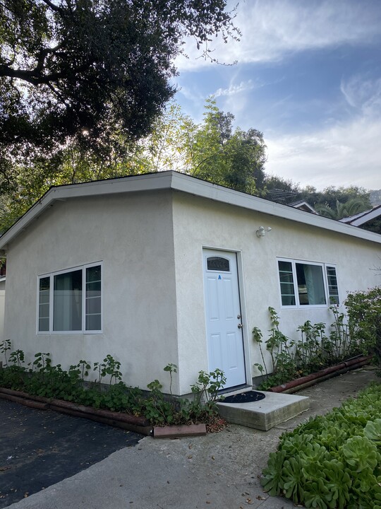 1516 Hillside Dr in Glendale, CA - Building Photo