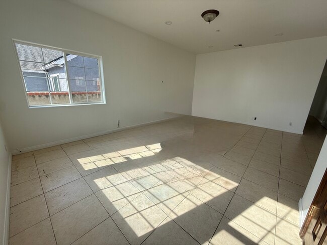 2045 Bellevue Dr in Glendale, CA - Foto de edificio - Building Photo