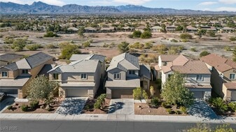 8113 Celina Hills St in Las Vegas, NV - Building Photo