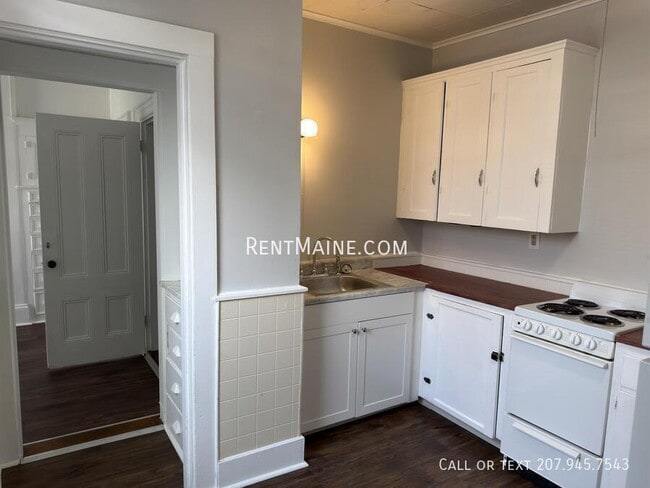 32 Coombs St, Unit 2