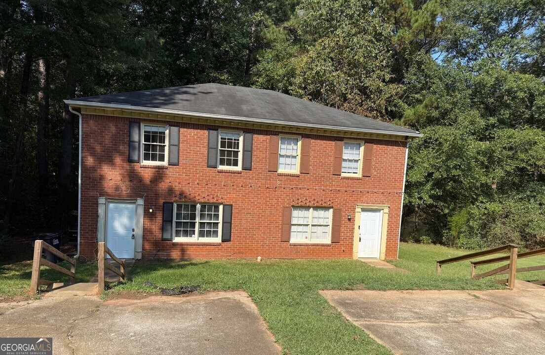 1736 Salem Woods Dr SE in Conyers, GA - Building Photo