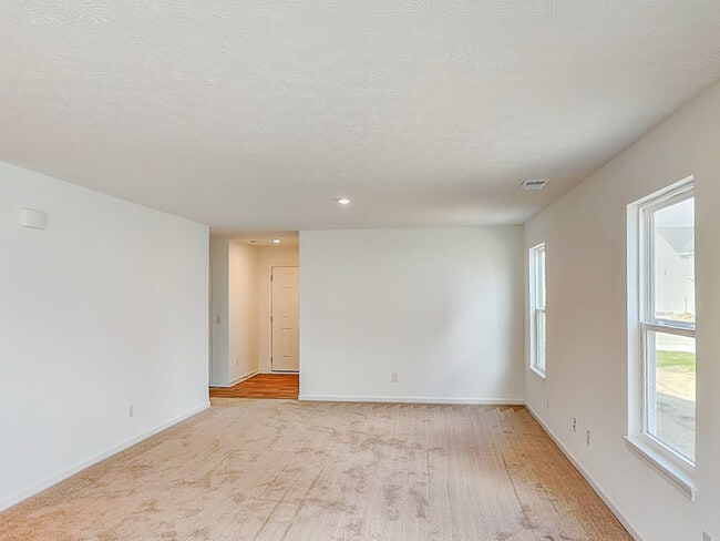 2056 White Oak Ln in Shelbyville, IN - Building Photo - Building Photo