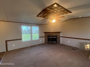 1070 Poydras Pl in Breaux Bridge, LA - Building Photo - Building Photo
