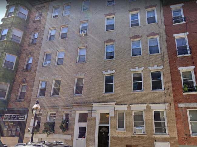 168 Endicott St, Unit 4 in Boston, MA - Foto de edificio - Building Photo