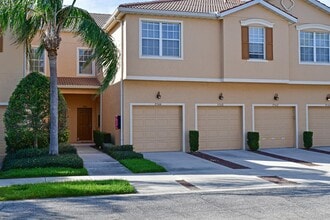 3566 Parkridge Cir in Sarasota, FL - Building Photo - Building Photo