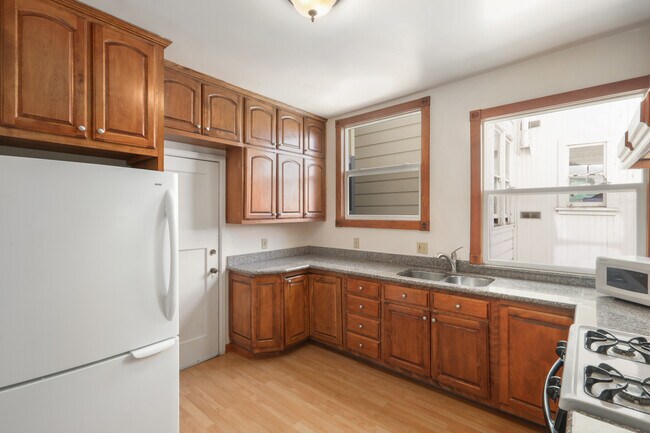 832 Dolores St, Unit 2 in San Francisco, CA - Building Photo - Building Photo